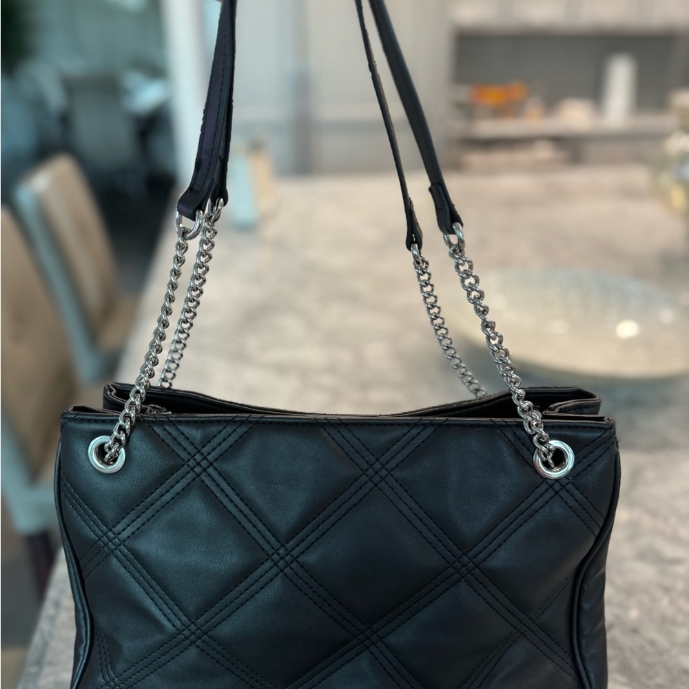 Elegant Black Quilted Shoulder Bag